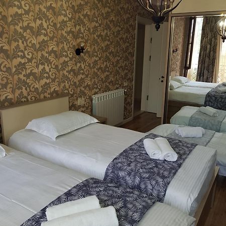 Piazza Batumi Guesthouse Buitenkant foto