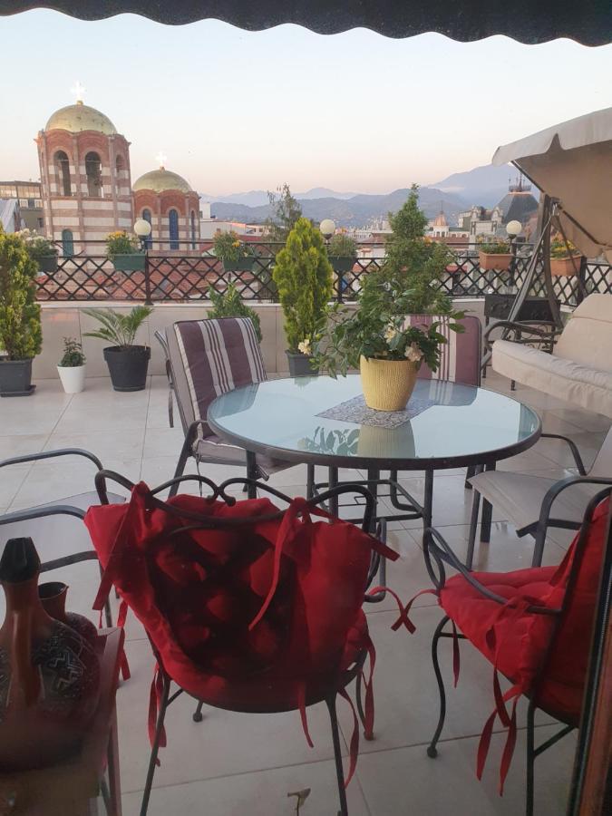 Piazza Batumi Guesthouse Buitenkant foto