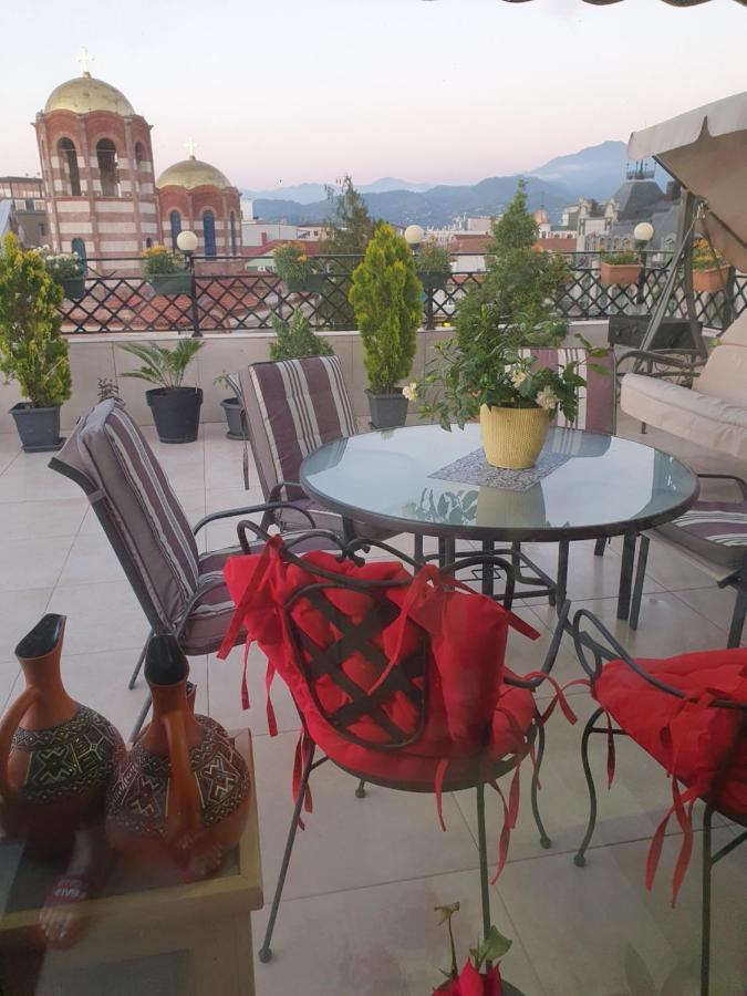 Piazza Batumi Guesthouse Buitenkant foto