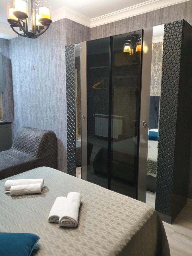 Piazza Batumi Guesthouse Buitenkant foto