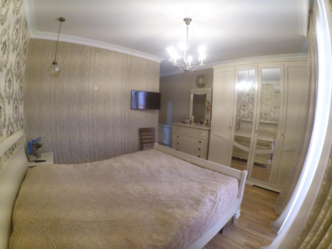 Piazza Batumi Guesthouse Buitenkant foto