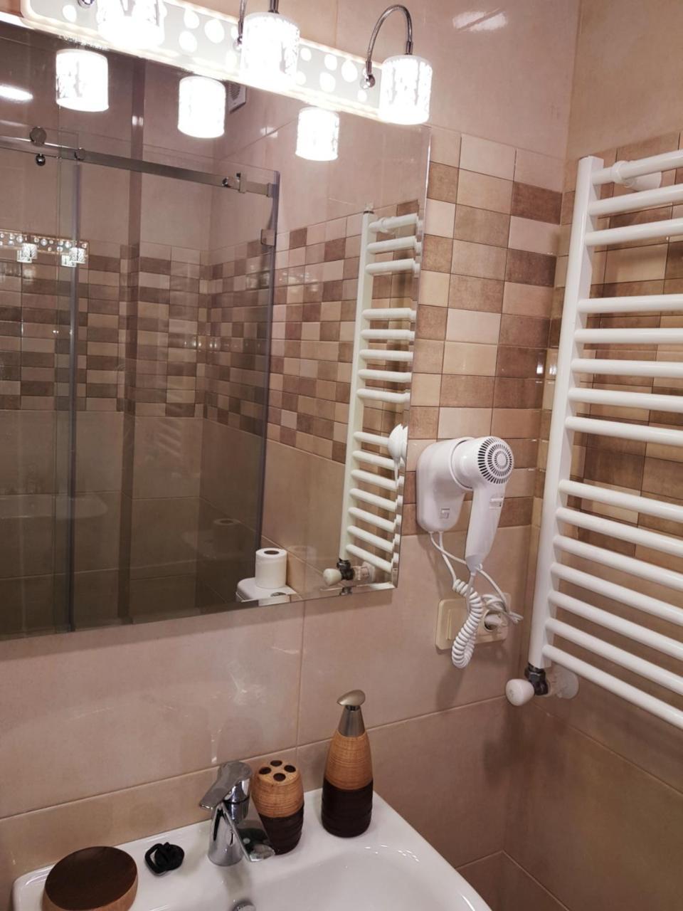 Piazza Batumi Guesthouse Buitenkant foto