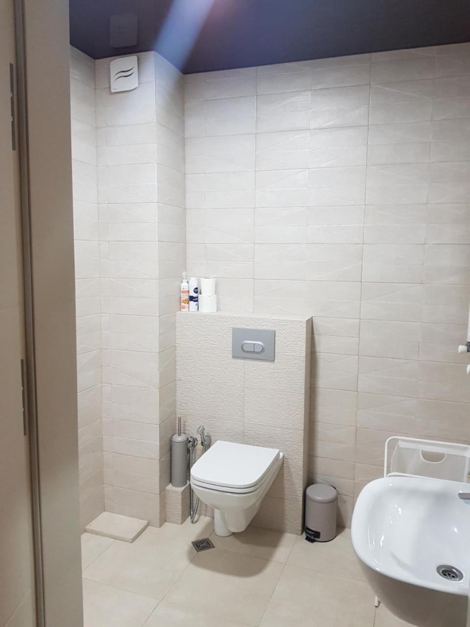 Piazza Batumi Guesthouse Buitenkant foto