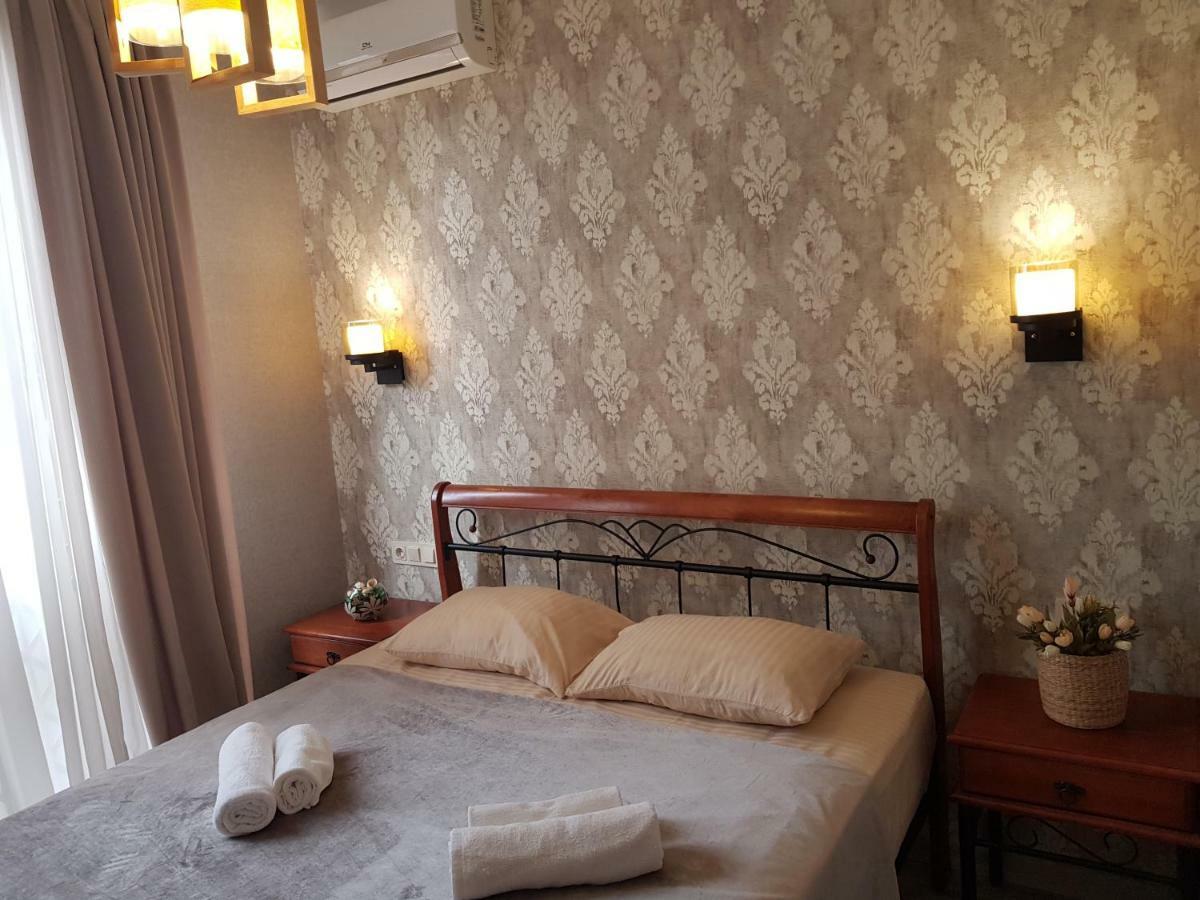 Piazza Batumi Guesthouse Buitenkant foto