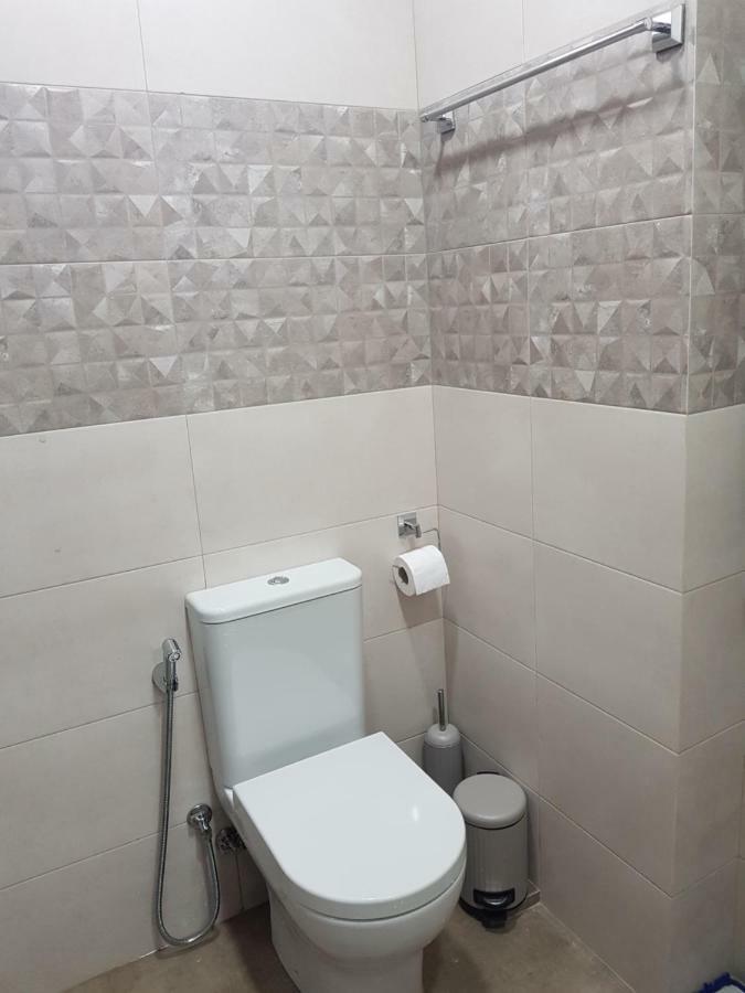 Piazza Batumi Guesthouse Buitenkant foto