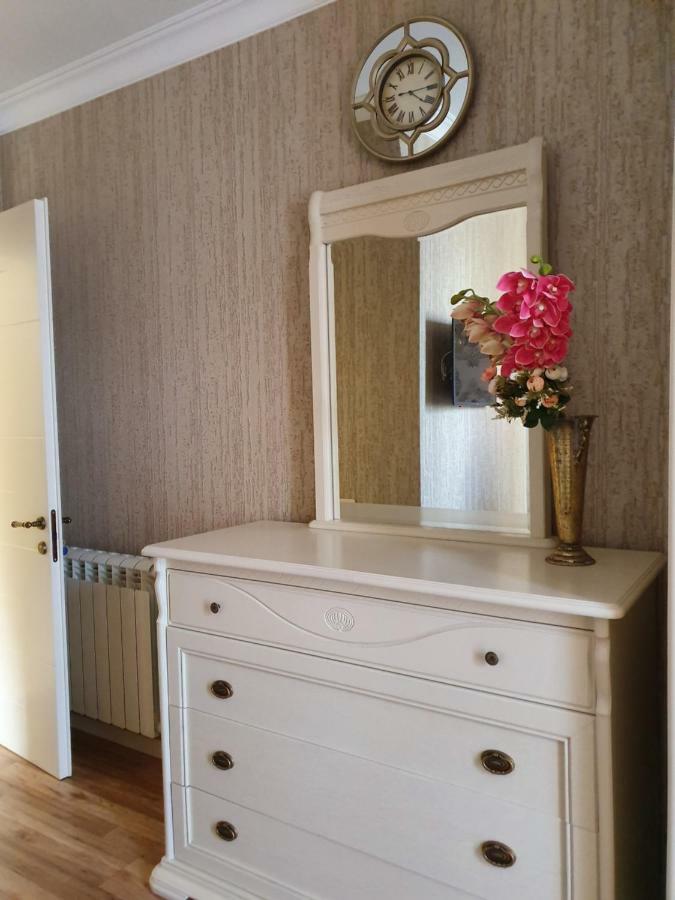 Piazza Batumi Guesthouse Buitenkant foto