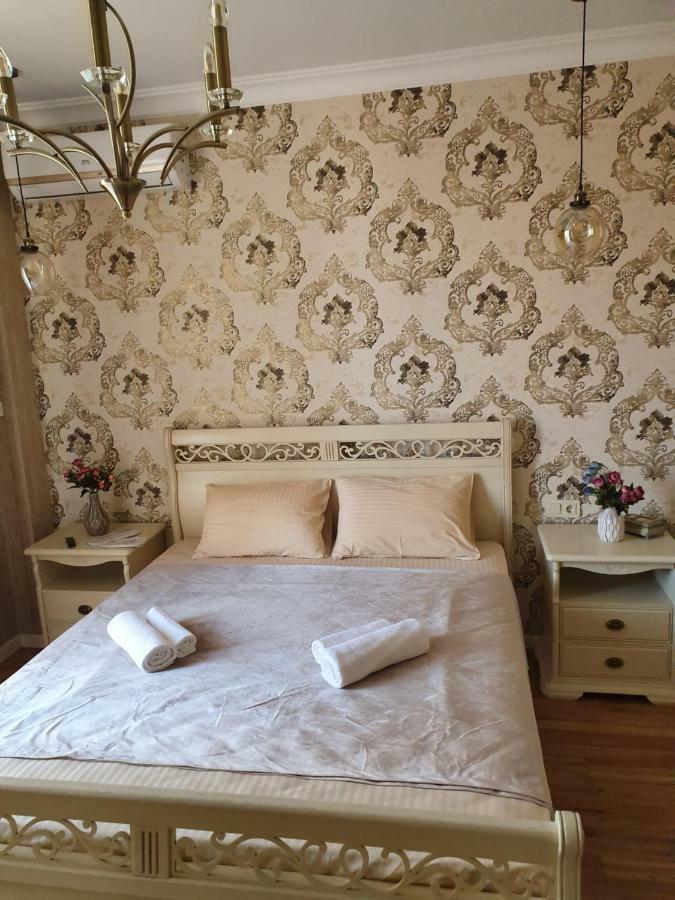 Piazza Batumi Guesthouse Buitenkant foto